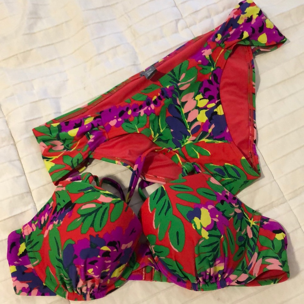 Aerie  colorful swim set
